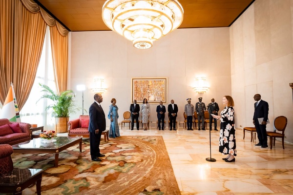 Six ambassadeurs accrédités en Côte d'Ivoire © Crédit photo Présidence de la République Six ambassadeurs accrédités en Côte d'Ivoire © Crédit photo Présidence de la République
