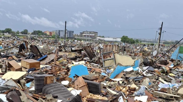 Une vue du quartier Campement de Koumassi, commune d'Abidjan, suite à la démolition de plusieurs habitations, en juin 2026. © Bineta Diagne/RFI