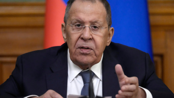 Sergueï Lavrov, ministre des Affaires étrangères de la Russie, en conférence de presse, à Moscou, le 3 mars 2026. © Pavel Bednyakov/AP
