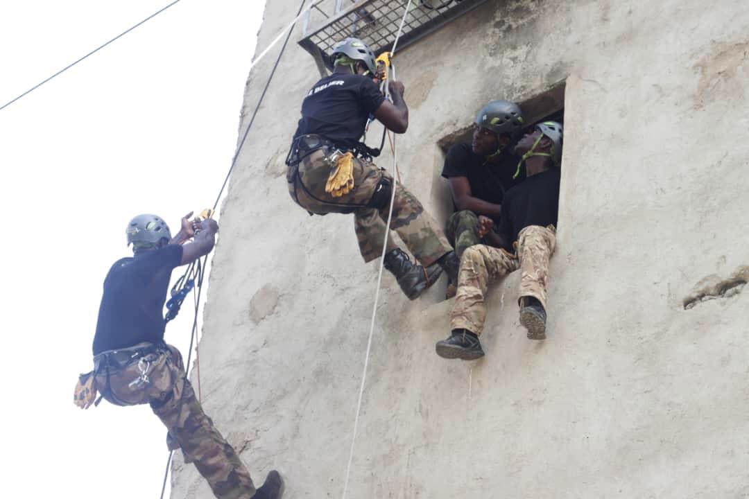 La coopération franco-ivoirienne se concrétise par une formation en franchissement opérationnel à l'École de Gendarmerie de Toroguhé © Crédit photo DR