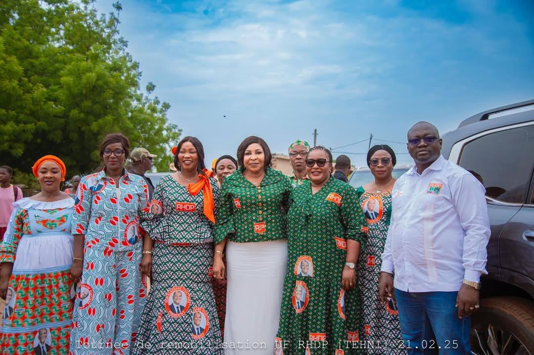 Harlette Badou, la présidente de l'UF-RHDP, a mobilisé le 1er mars 2025 les femmes de Duekoué pour la présidentielle 2025 © Crédit photo DR