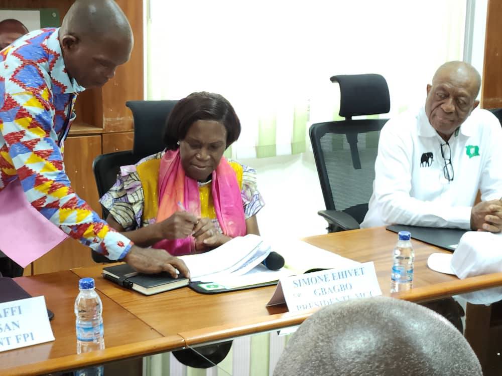 La Coalition pour l'Alternance Pacifique en Côte d'Ivoire s'est réunie ce 19 mars à Cocody pour examiner la liste électorale © Crédit photo DR