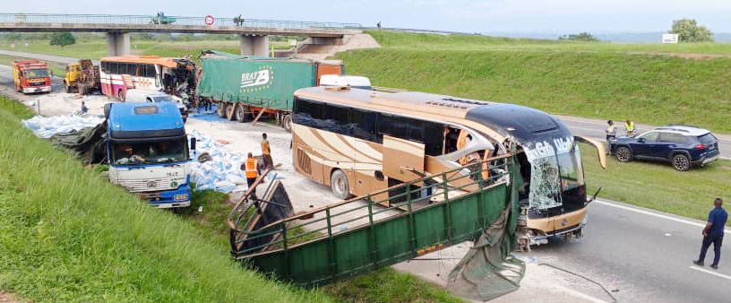 Grave accident de la route sens Abidjan-Toumodi ce 5 juin © Crédit photo DR Grave accident de la route sens Abidjan-Toumodi ce 5 juin © Crédit photo DR