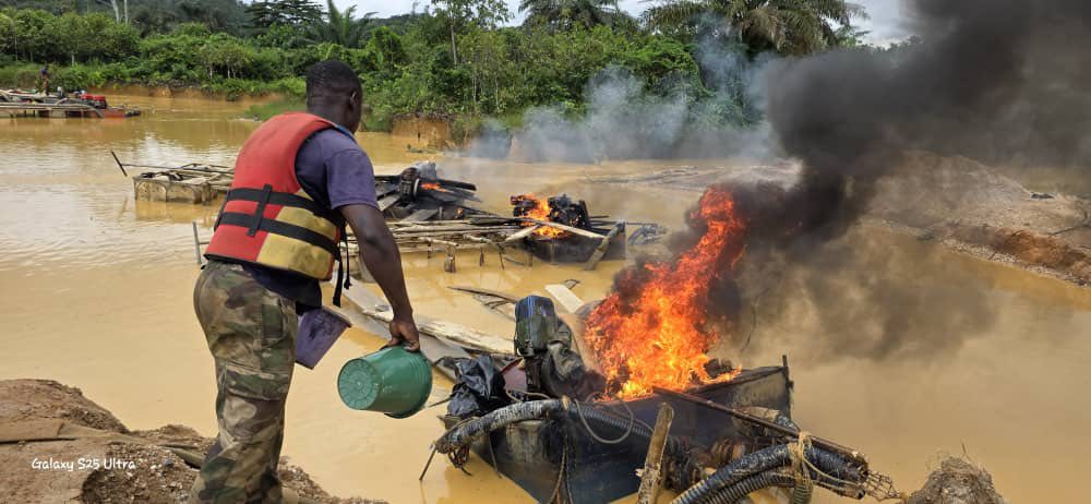 Orpaillage clandestin en Côte d'Ivoire © Crédit photo DR