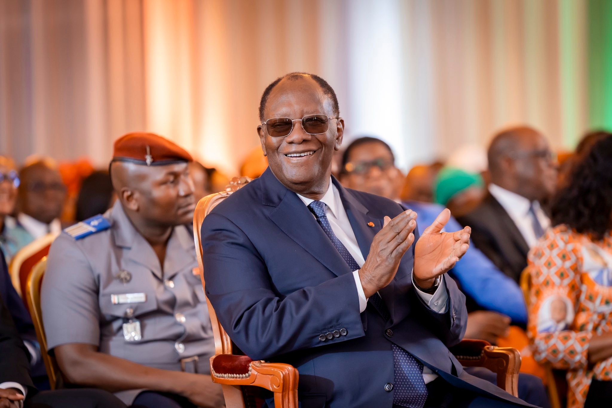 Ouattara dévoile son programme pour la présidentielle 2025 : TGV Abidjan-Yamoussoukro et une croissance visée à 7,2% au menu