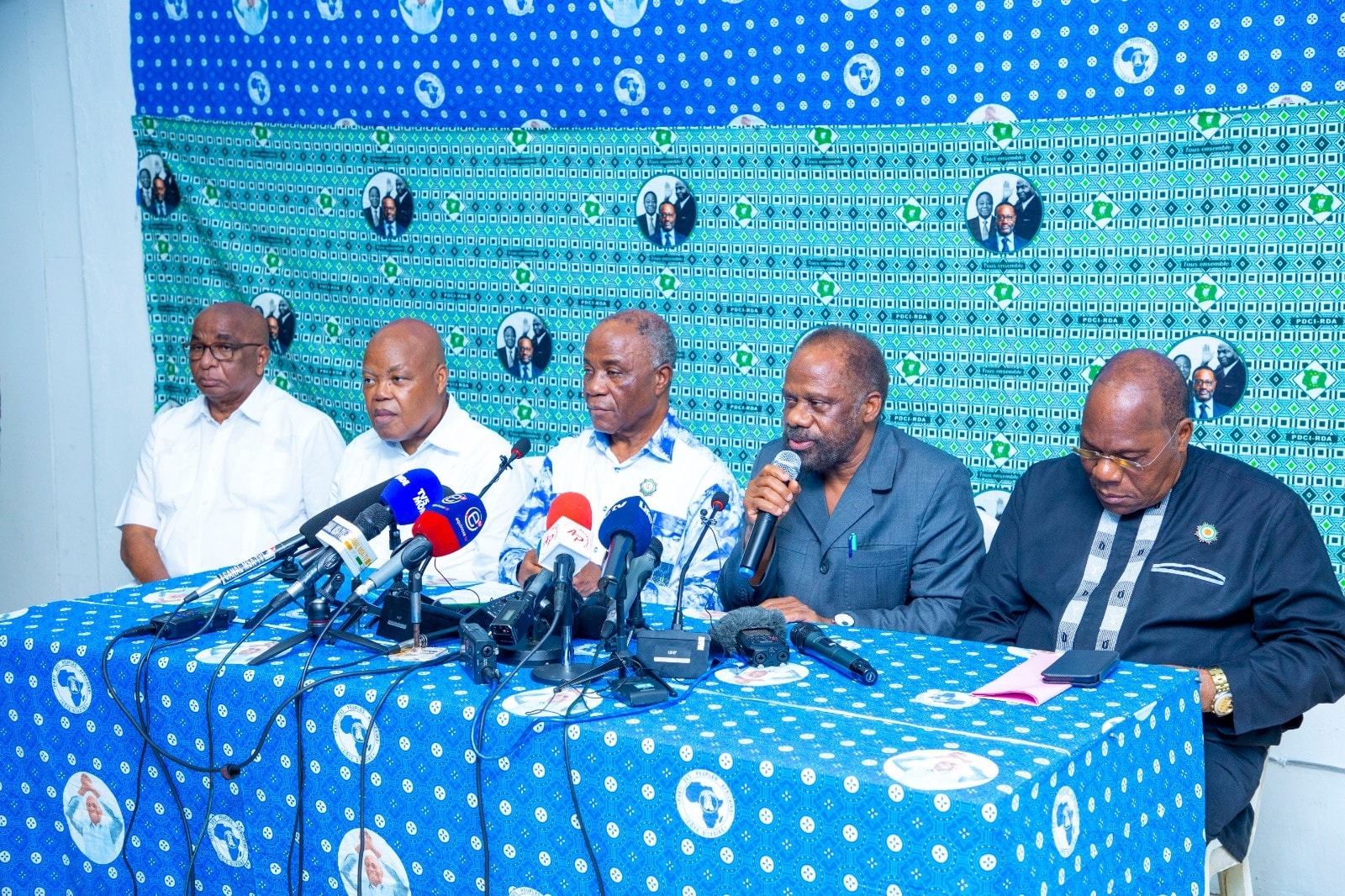 L'opposition ivoirienne (Front Commun) crie à l'intimidation après la convocation de vingt responsables du PPA-CI et du PDCI © Crédit photo DR L'opposition ivoirienne (Front Commun) crie à l'intimidation après la convocation de vingt responsables du PPA-CI et du PDCI © Crédit photo DR