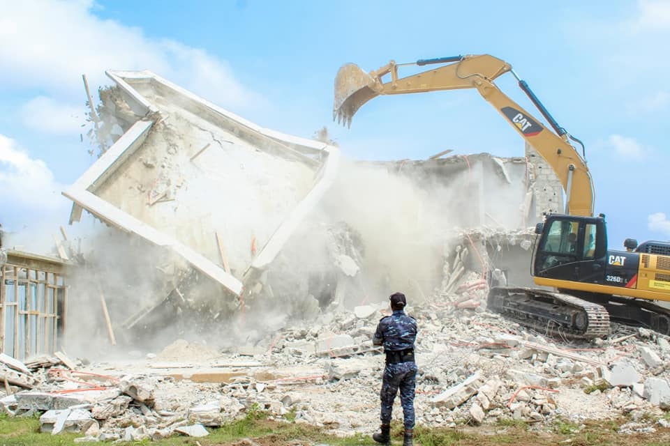 Démolition d'un bâtiment R+2 à Bessikoi, Cocody © Crédit photo DR