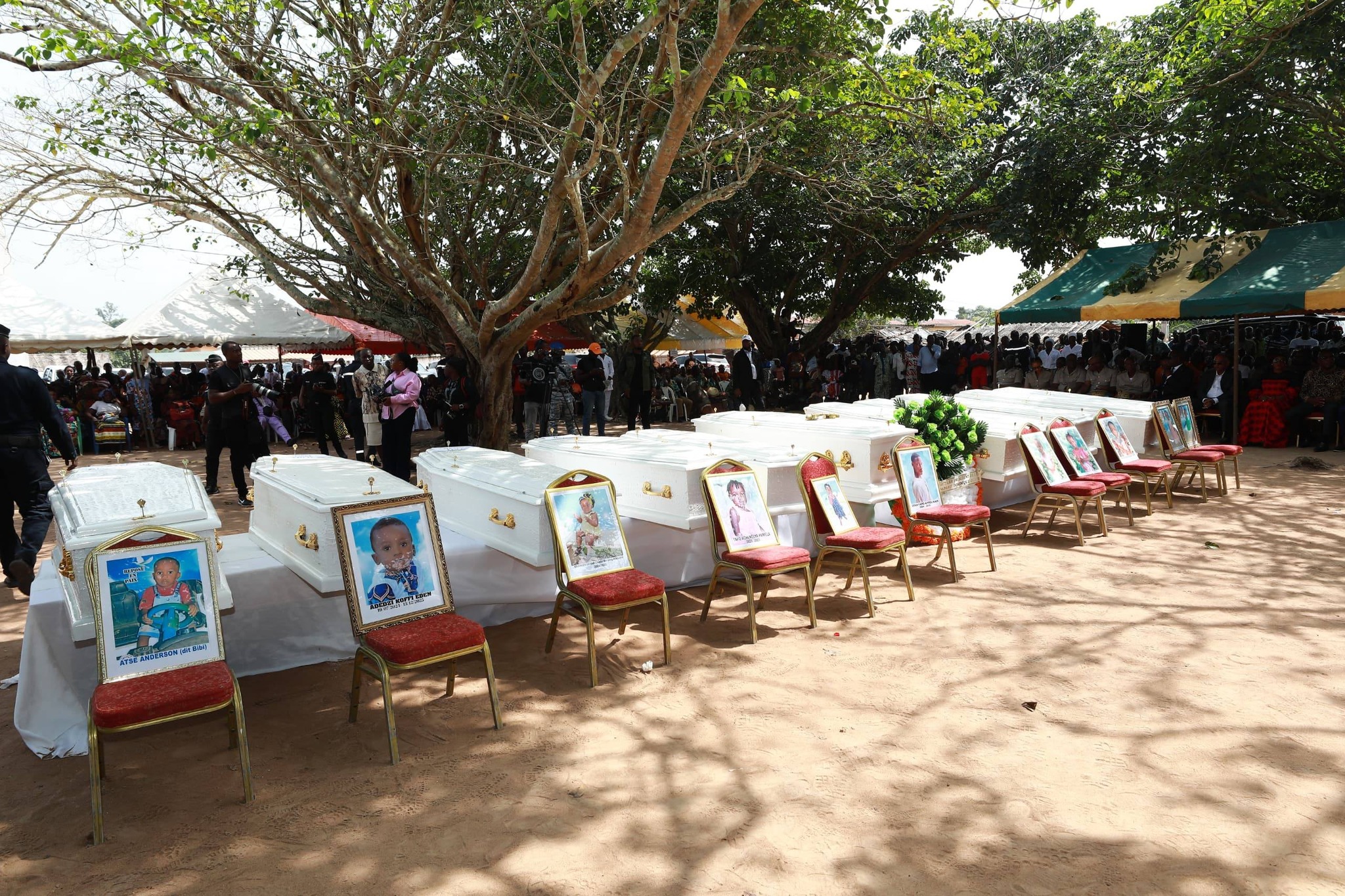 Toxi-infection à Adzopé : 11 morts, le gouvernement participe aux funérailles