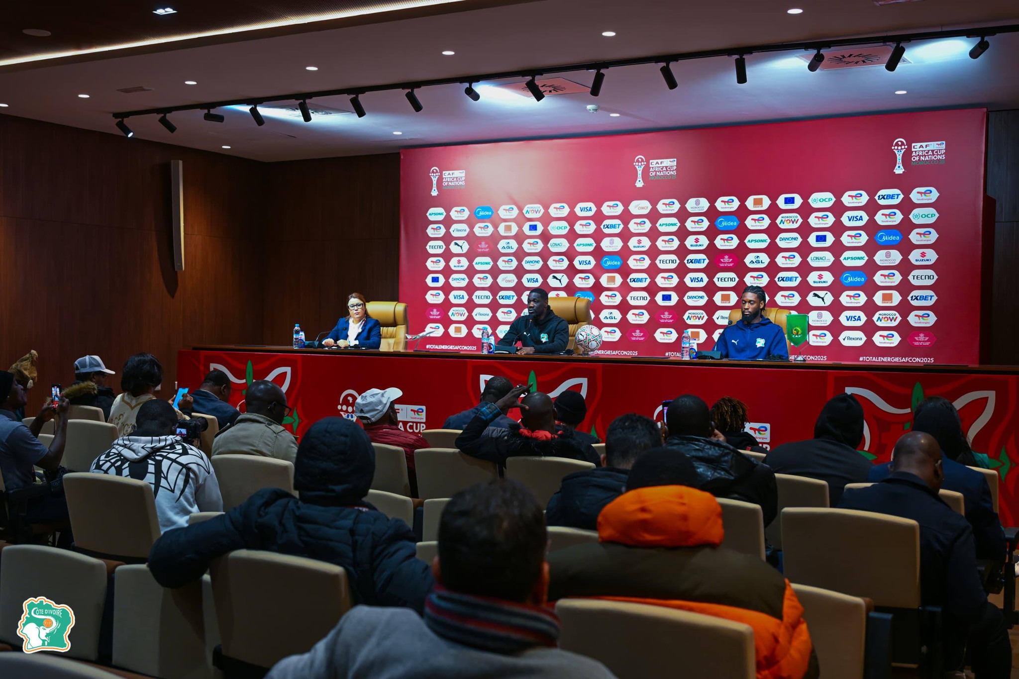 Jean-Philippe Krasso et Emerse Faé préparent le huitième de finale CAN 2025 Côte d'Ivoire vs Burkina Faso ce 6 janvier 2025 au Maroc © Crédit photo DR