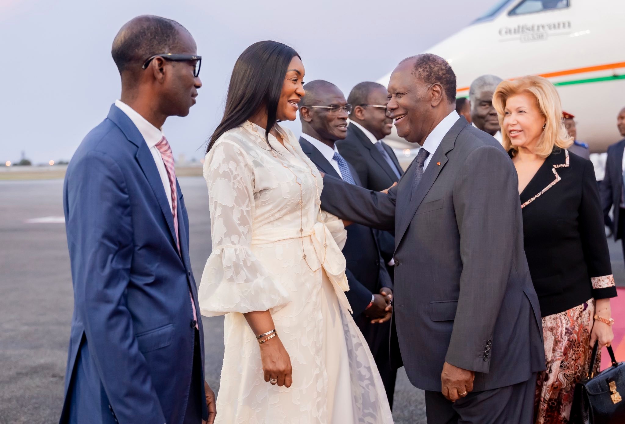 Alassane Ouattara de retour à Abidjan après un 3e séjour en France (Crédit Photo : Facebook Présidence de la République de Côte d'Ivoire)