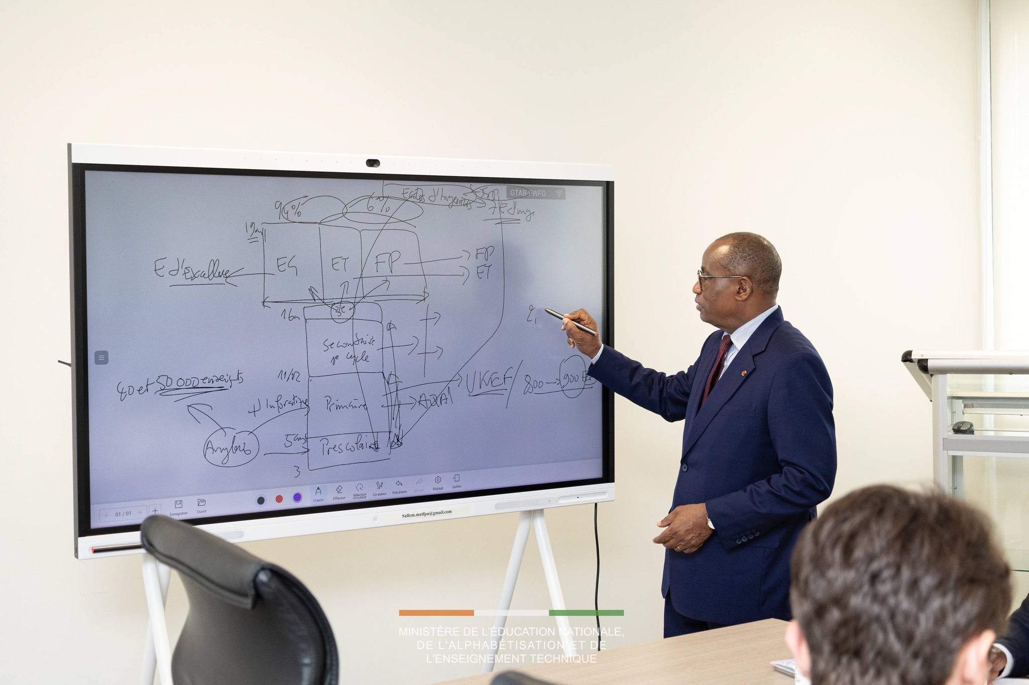 N'Guessan Koffi reçoit l'ambassadeur britannique pour renforcer la coopération © Crédit photo DR