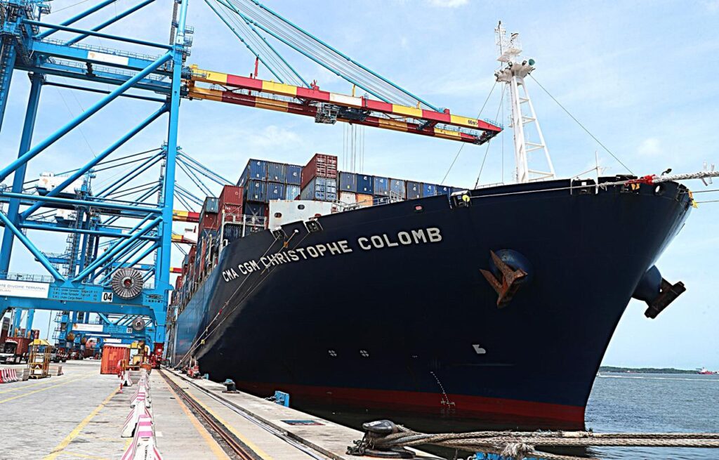 Le plus grand porte-conteneurs de CMA CGM fait escale à Abidjan © Crédit photo DR﻿