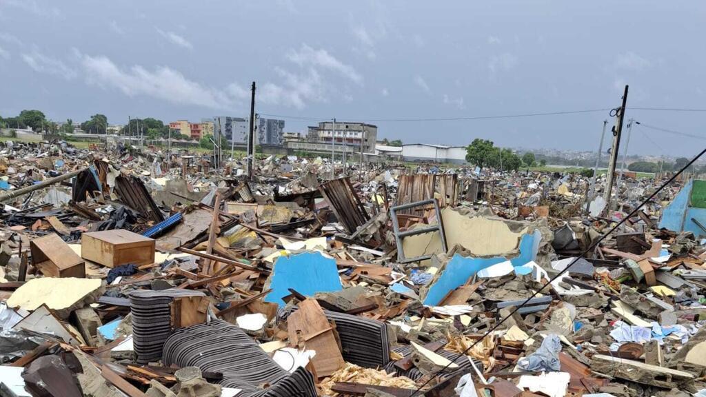 Une vue du quartier Campement de Koumassi, commune d'Abidjan, suite à la démolition de plusieurs habitations, en juin 2026. © Bineta Diagne/RFI