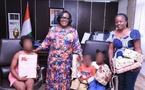 Fêtes de fin d'année : Anne Ouloto aux côtés des familles d'agents de la fonction publique disparus en 2024 Fêtes de fin d'année : Anne Ouloto aux côtés des familles d'agents de la fonction publique disparus en 2024