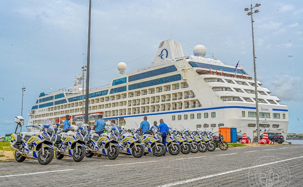 Le navire de croisière Oceania Sirena fait escale au Port d'Abidjan 