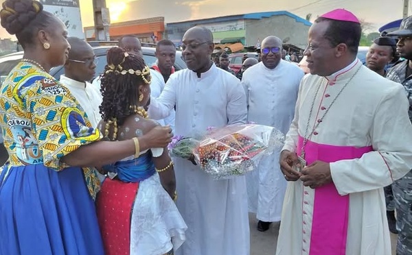 Ordination épiscopale de Mgr Darius Ekou Assandé à Agboville samedi 18 avril