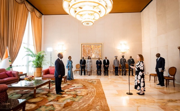 Ouattara reçoit les lettres de créance de six nouveaux ambassadeurs