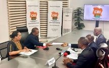 Dano Djédjé dépose la candidature de Laurent Gbagbo pour la présidentielle à la CEI © Crédit photo DR