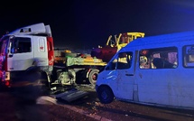 Accident à Anyama, collision entre un porte-char et un mini-car : 3 morts
