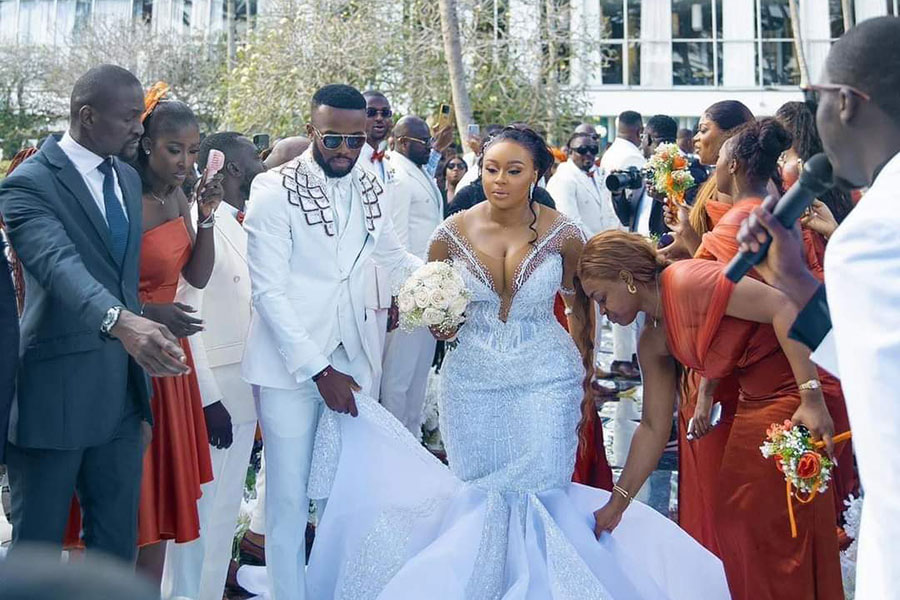 Kerozen et Bintou Coulibaly : Un mariage digne d'un conte de fées Kerozen et Bintou Coulibaly : Un mariage digne d'un conte de fées