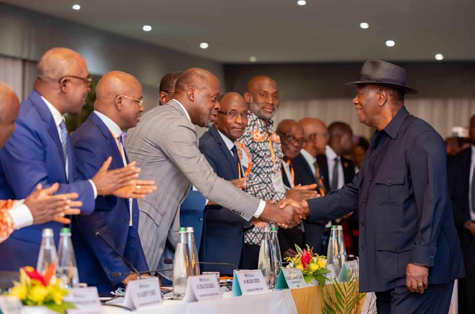Le Président Ouattara et les coordinateurs régionaux du RHDP Le Président Ouattara et les coordinateurs régionaux du RHDP