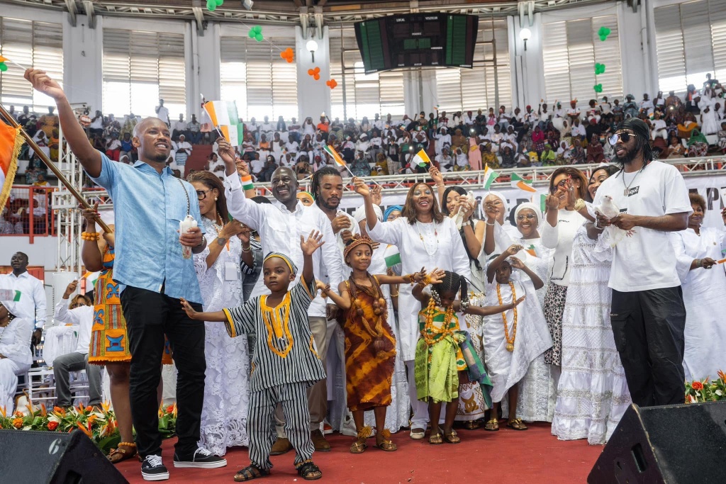Les Éléphants supportent les femmes pour la paix en Côte d'Ivoire  Les Éléphants supportent les femmes pour la paix en Côte d'Ivoire