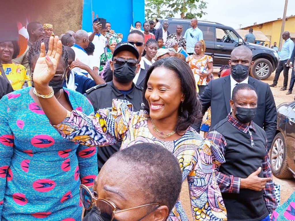 Nady Bamba intronise les messagères de Laurent Gbagbo Nady Bamba intronise les messagères de Laurent Gbagbo