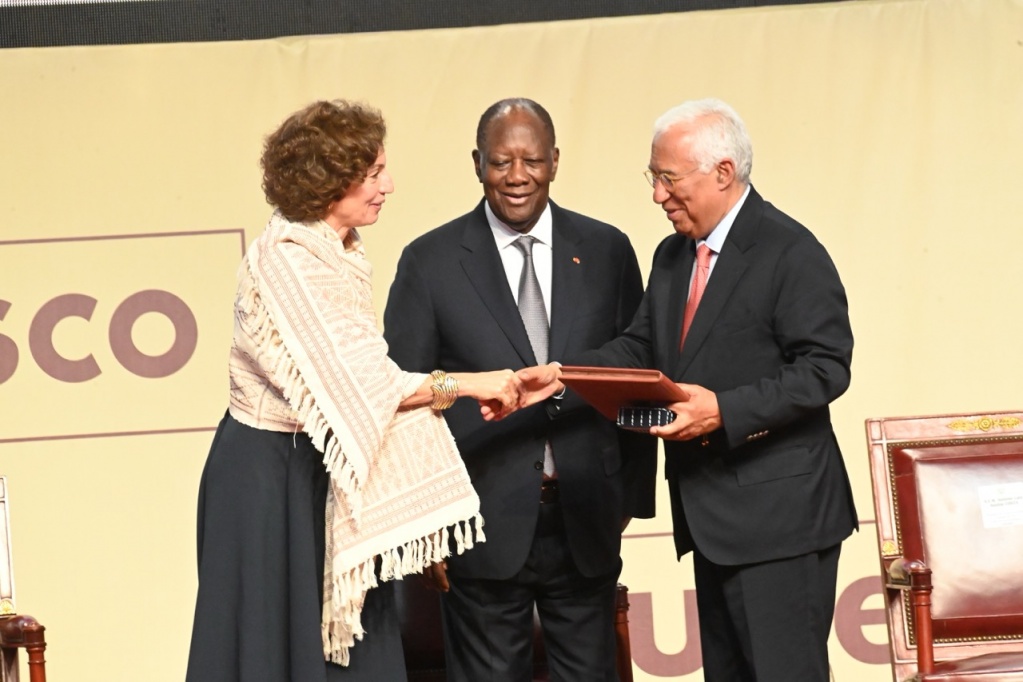 António Costa reçoit le Prix Félix Houphouët-Boigny 2024 des mains d'Alassane Ouattara et d'Audrey Azoulay