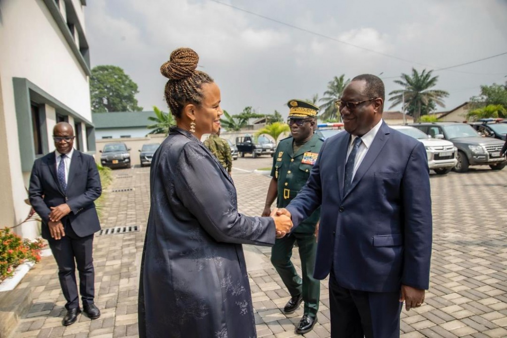 Téné Birahima Ouattara et Jessica Davis Ba avant l'accord Côte d'Ivoire - Garde nationale de Pennsylvanie