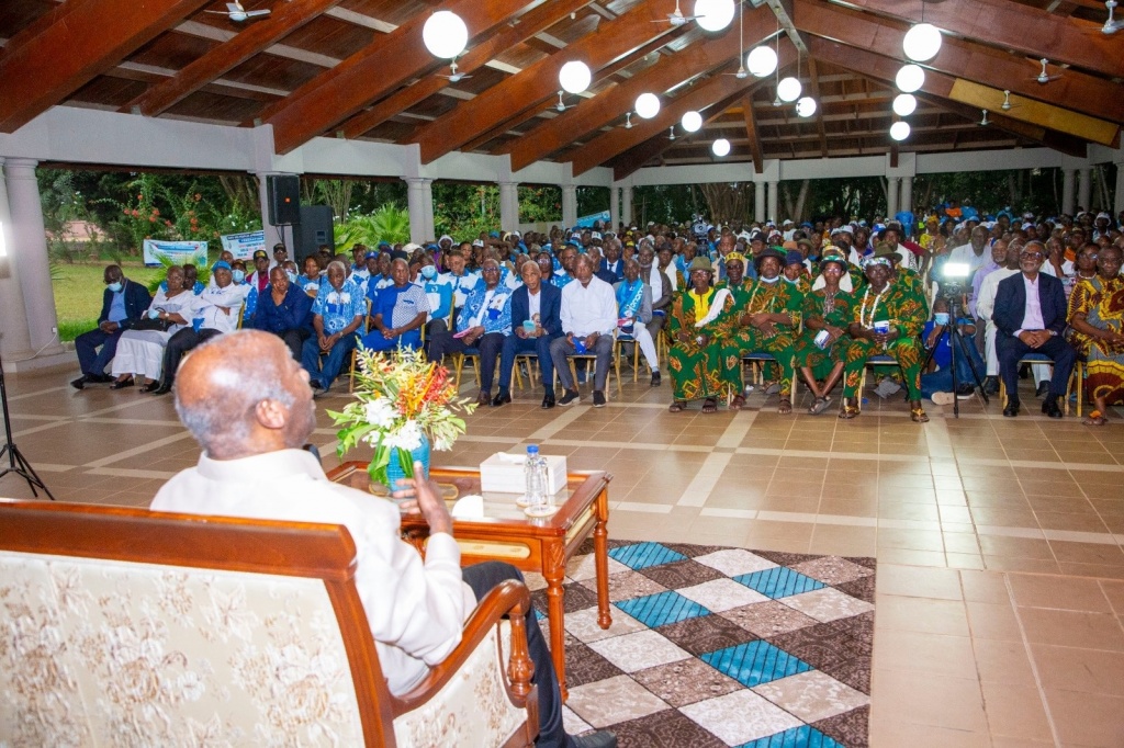 La Nawa chez le Président Laurent Gbagbo à Mama La Nawa chez le Président Laurent Gbagbo à Mama